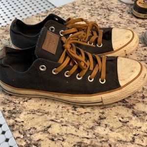 Converse shoes size 8